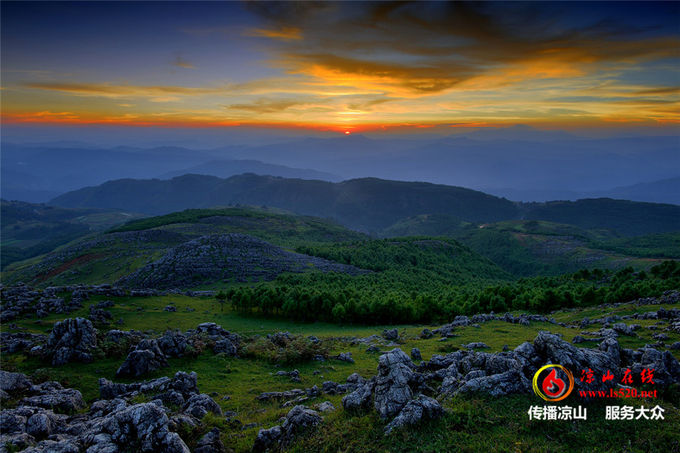 涼山州會(huì)東縣魯南山風(fēng)光